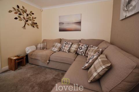 3 bedroom semi-detached house for sale, Penshurst Road, Cleethorpes DN35