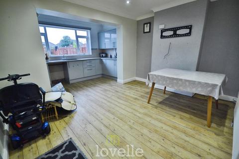 3 bedroom semi-detached house for sale, Penshurst Road, Cleethorpes DN35