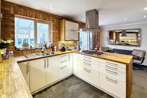 3 bedroom semi-detached house for sale, Stanhope Avenue, Sittingbourne ME10