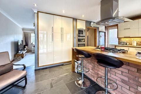 3 bedroom semi-detached house for sale, Stanhope Avenue, Sittingbourne ME10