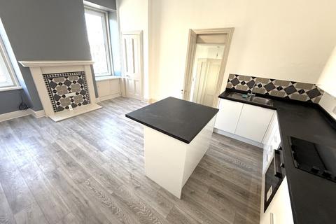 3 bedroom flat to rent, North Deeside Road, Cults, Aberdeen, AB15