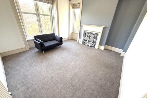 3 bedroom flat to rent, North Deeside Road, Cults, Aberdeen, AB15
