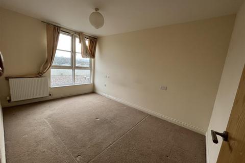 1 bedroom flat for sale, Watkin Road, Leicester LE2