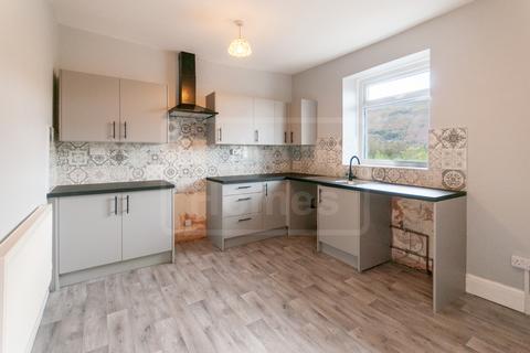 2 bedroom flat to rent, Commercial Street, Ystalyfera, Swansea