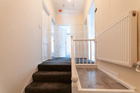 2 bedroom flat to rent, Commercial Street, Ystalyfera, Swansea