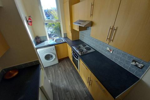 4 bedroom terraced house for sale, Barnbrough Street, Burley, Leeds