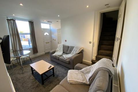 4 bedroom terraced house for sale, Barnbrough Street, Burley, Leeds