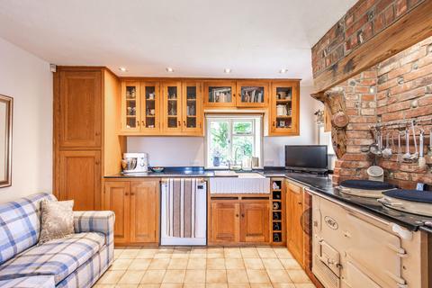 5 bedroom cottage for sale, Sutton Road, Catfield, NR29