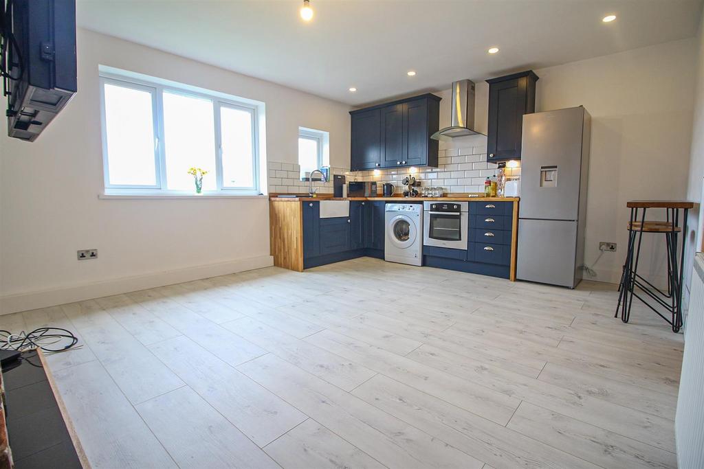 Lounge/Kitchen