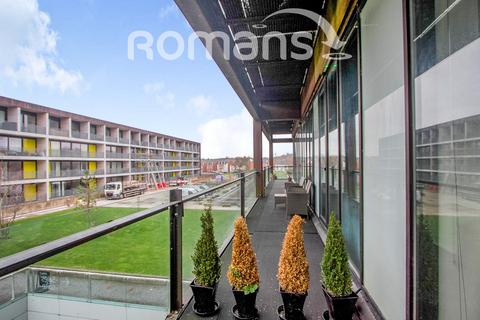 Studio to rent, Lake Shore, Lake Shore Drive, Bristol, BS13