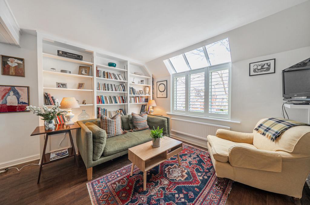 Sitting/Dining Room