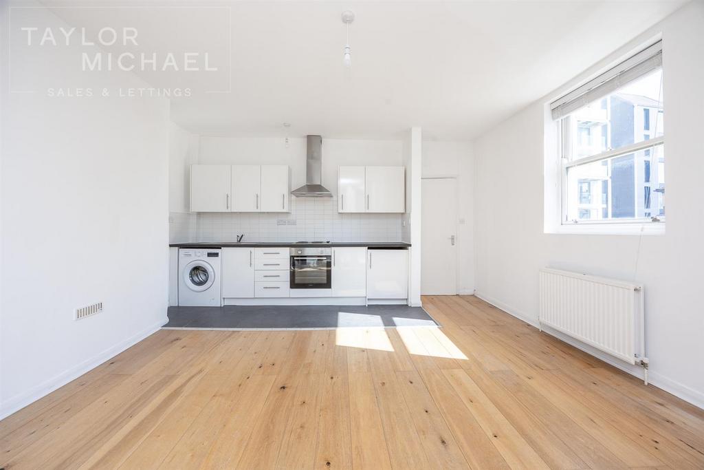 Kitchen / Living Room