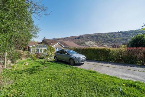 4 bedroom semi-detached bungalow for sale, Graig Newydd, Godrergraig