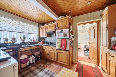 4 bedroom semi-detached bungalow for sale, Graig Newydd, Godrergraig