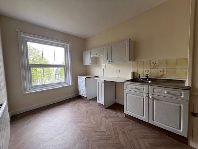 F5, 6 VR Kitchen.jpg