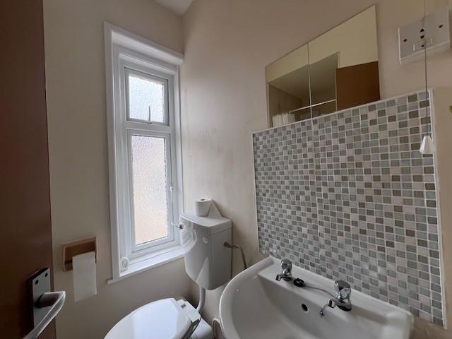 F5,6 VR Bathrooom1.jpg