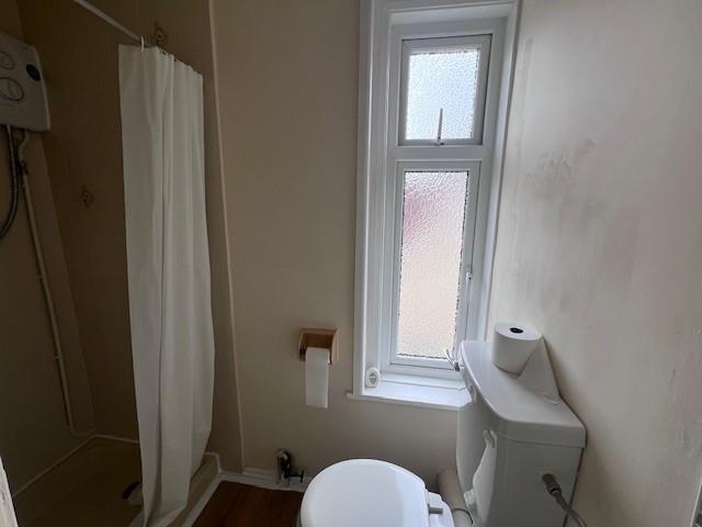 F5,6 VR Bathroom.jpg