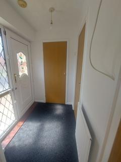 2 bedroom semi-detached bungalow to rent, Kingfisher Grove, Bradford, BD8