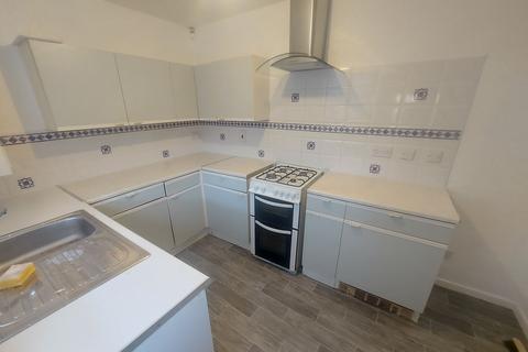 2 bedroom semi-detached bungalow to rent, Kingfisher Grove, Bradford, BD8
