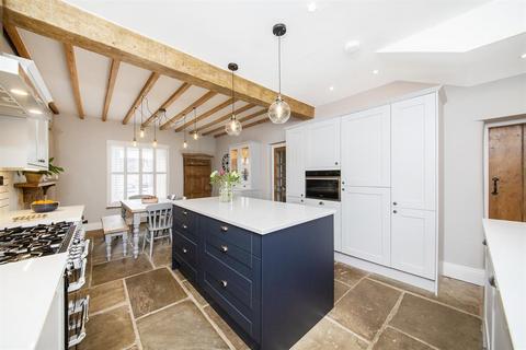 3 bedroom cottage for sale, Moor Lane, Addingham, LS29