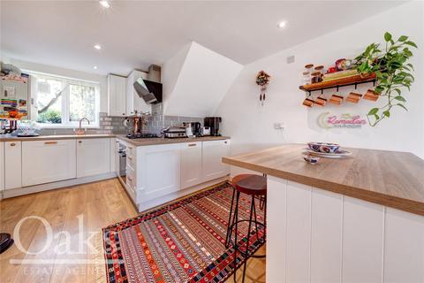 17 Coverdale Gardens, Croydon, CR0 5LS