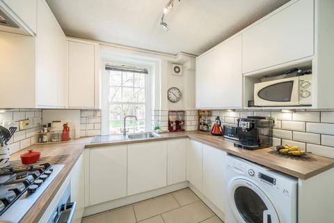 Flat 6, Alderley House Albion Avenue, London, SW8 2AN