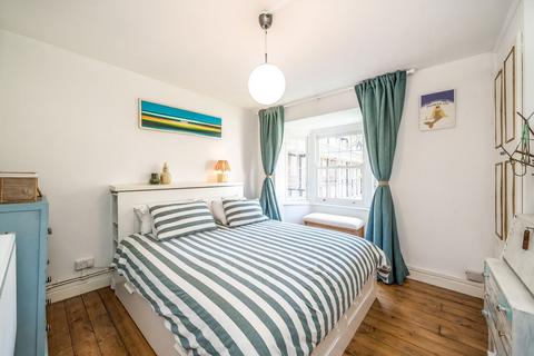 Flat 6, Alderley House Albion Avenue, London, SW8 2AN