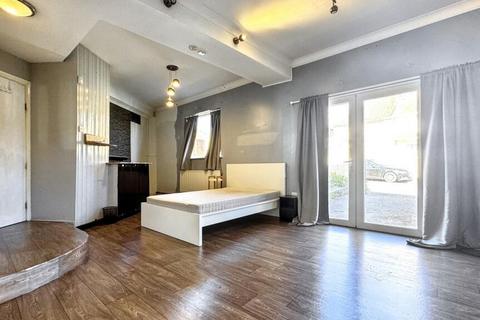 1 bedroom house to rent, Camberley Road, Bristol BS4