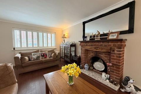74 Binley Close, Shirley, Solihull, B90 2RB