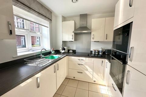 2 bedroom apartment for sale, Hempstead Road, Bovingdon HP3