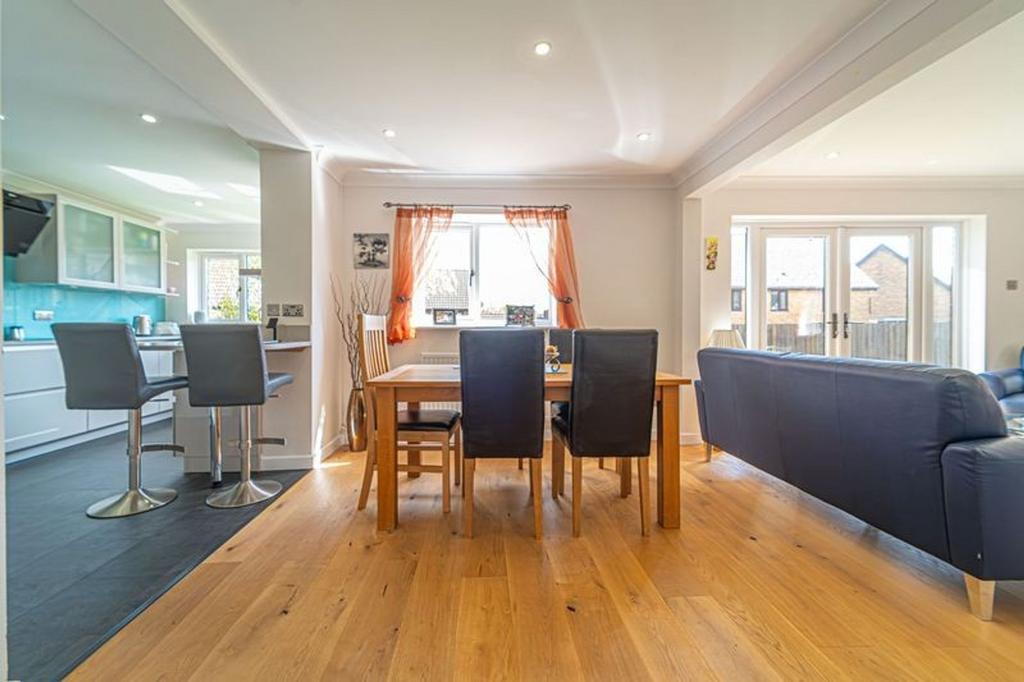 Diner / Family room