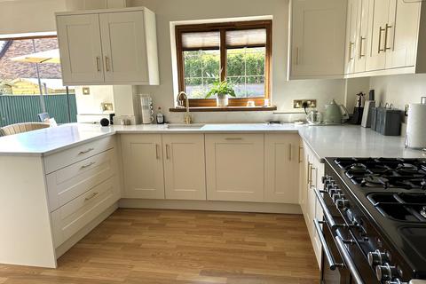 4 bedroom detached house for sale, Tawe Park, Ystradgynlais, Swansea.