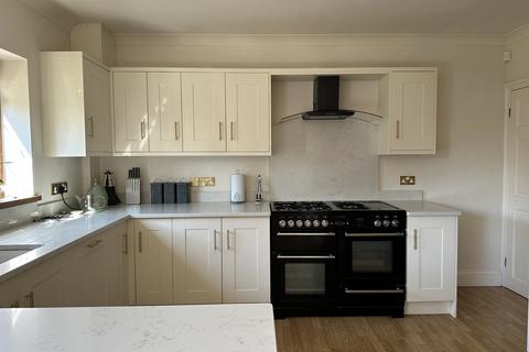 4 bedroom detached house for sale, Tawe Park, Ystradgynlais, Swansea.