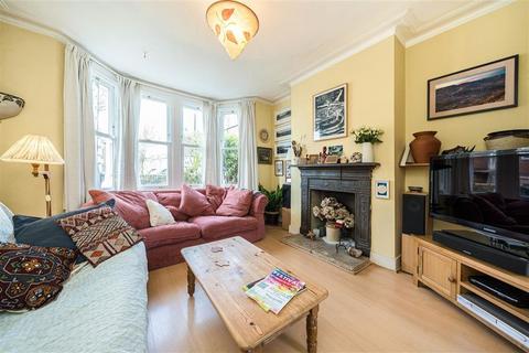 13 Wallbutton Road, London, SE4 2NX