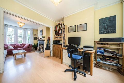 13 Wallbutton Road, London, SE4 2NX
