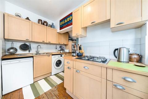 13 Wallbutton Road, London, SE4 2NX