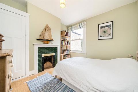 13 Wallbutton Road, London, SE4 2NX