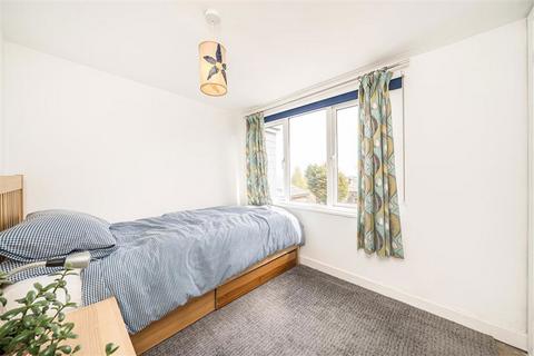 13 Wallbutton Road, London, SE4 2NX