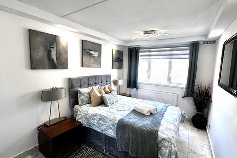 1 bedroom flat for sale, Casey Close, St Johns Wood, NW8