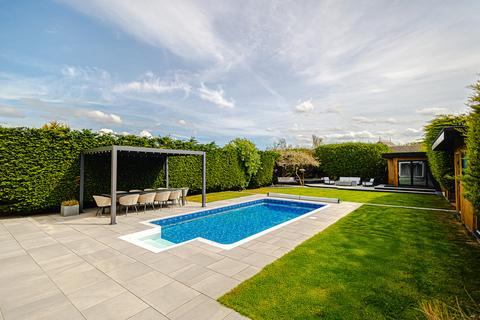5 bedroom detached house for sale, Rayleigh SS6