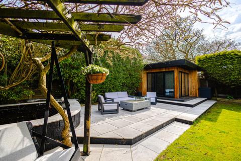 5 bedroom detached house for sale, Rayleigh SS6