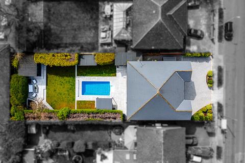 5 bedroom detached house for sale, Rayleigh SS6