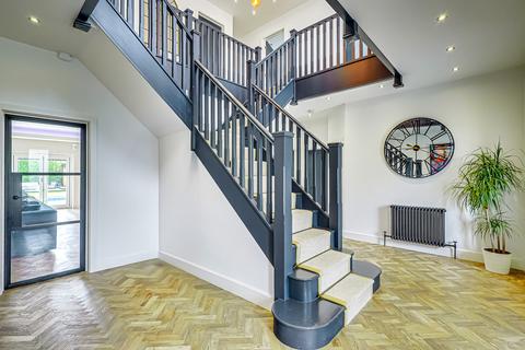 5 bedroom detached house for sale, Rayleigh SS6