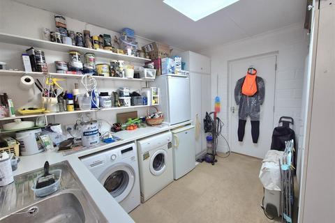 2 bedroom detached bungalow for sale, Hawthorn Close, Craven Arms