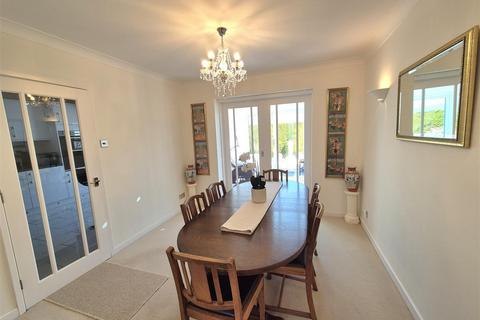 2 bedroom detached bungalow for sale, Hawthorn Close, Craven Arms