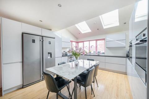 3 Bishopdale Drive, Collingham, Wetherby, LS22 5LP