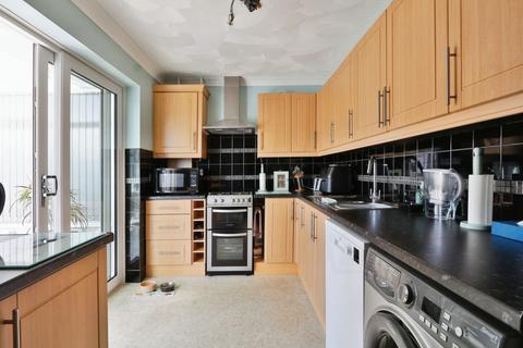 9 Ellis Close, Preston, Hull, HU12 8XG