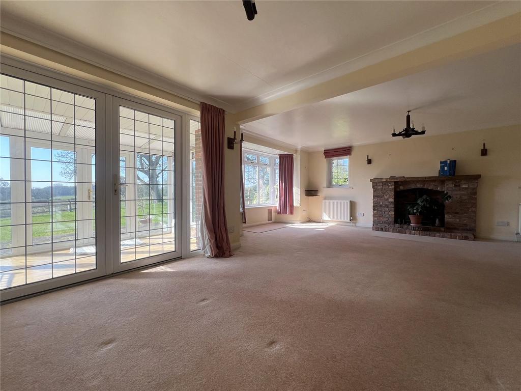 Sitting/Dining Room
