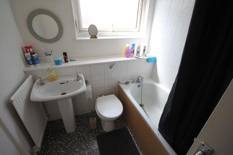1 bedroom end of terrace house for sale, Buckingham Avenue, Perivale, UB6
