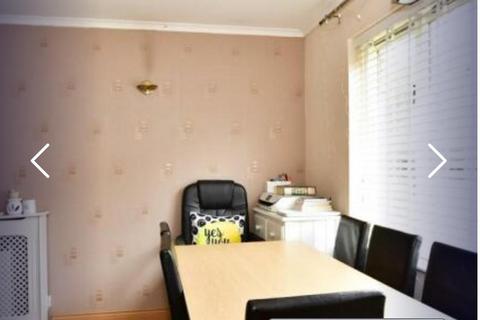 2 bedroom flat to rent, Barking, IG11